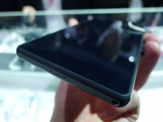 P1050048 520x390 Sony Xperia Z2 hands on:  A promising contender for the Samsung Galaxy S5