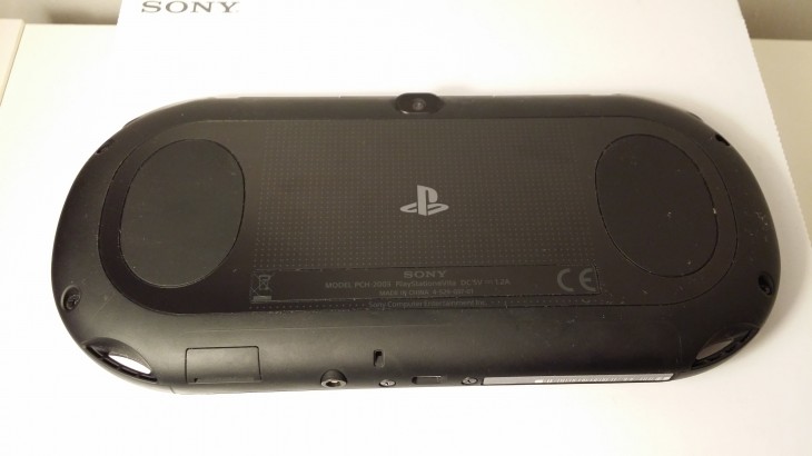 rear 730x410 PlayStation Vita Slim: An occasional gamers review