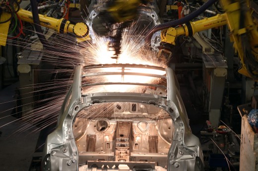 Robots in a Nissan factory 520x346 Artificial Intelligence could kill us all. Meet the man who takes that risk seriously