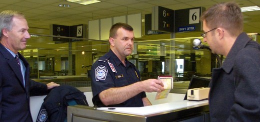 customs 520x245 Airport security staff are going to hate wearable cameras, thanks to idiots like me