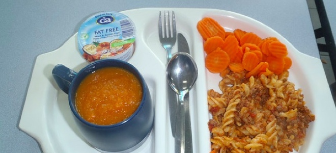 Ban on 9-year-old school food blogger is reversed